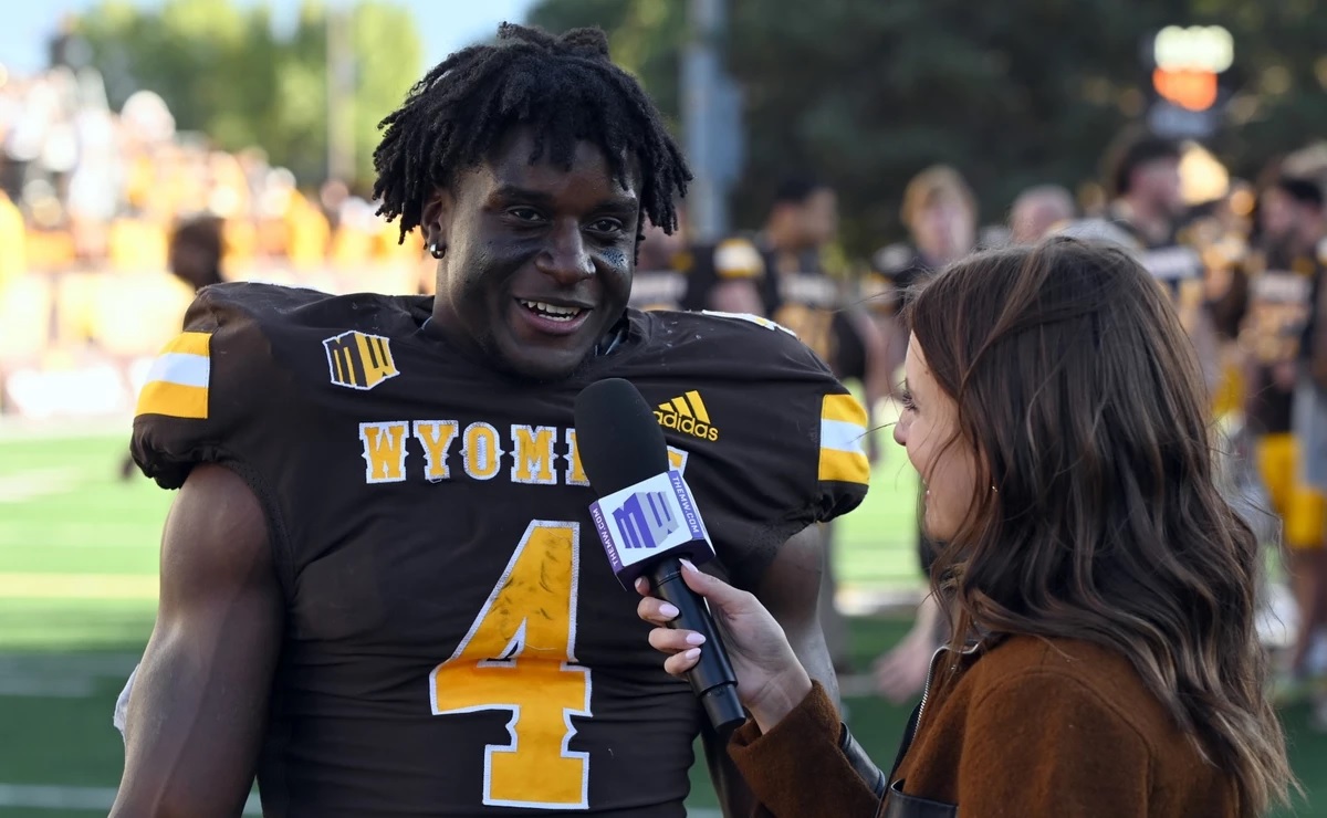 “Commitment to the Game: H. Waylee Pledges Loyalty to Wyoming Cowboys for Future Success” – ESPN Reports