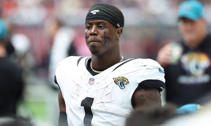 “Jacksonville RB Travis Etienne Hints at Future Term with Jaguars; Declares Clear Transfer Decision if Deal Not Confirmed”