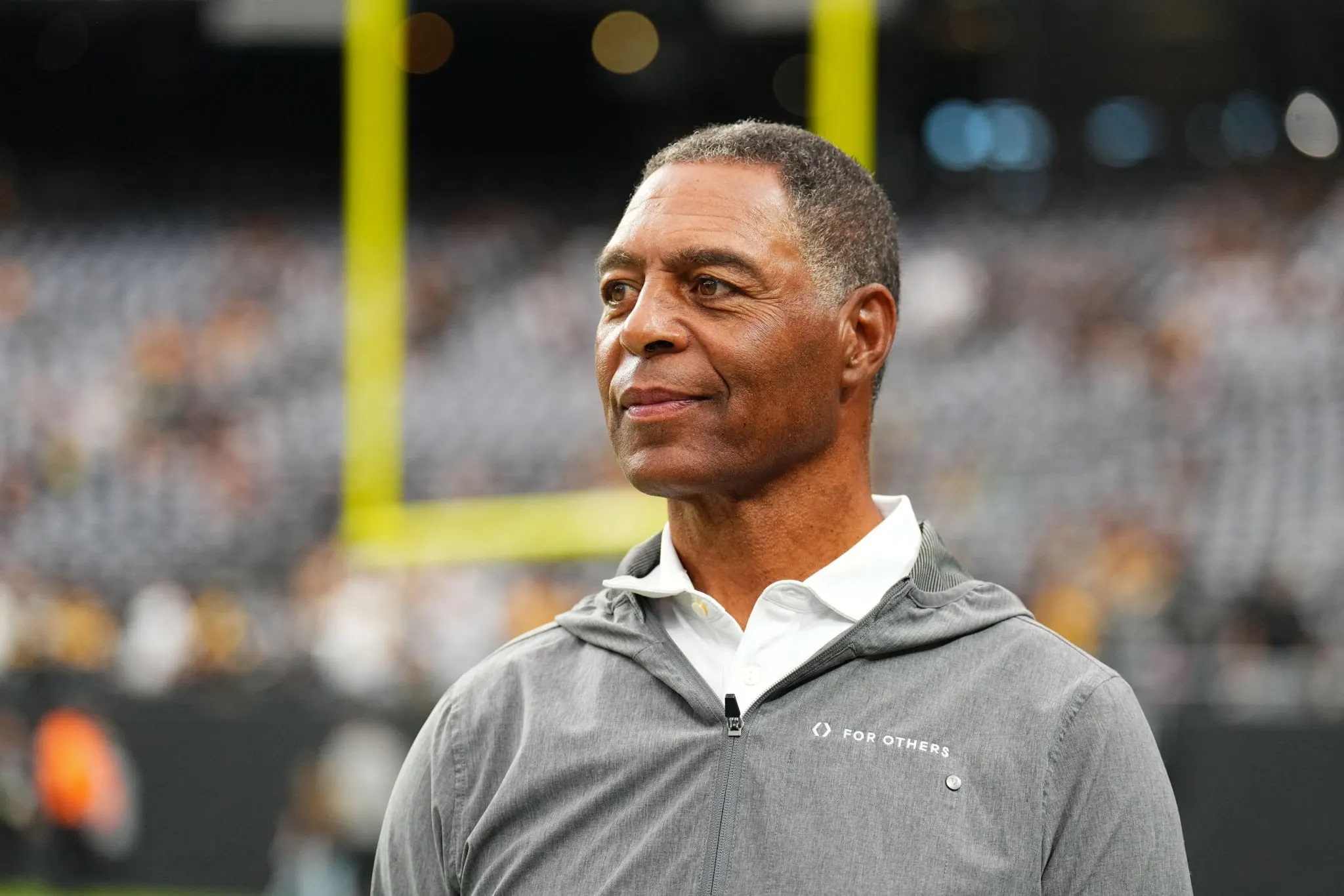 BREAKING: Marcus Allen Returns to Oakland Raiders as Bench Coach, Sparking Excitement Among Fans