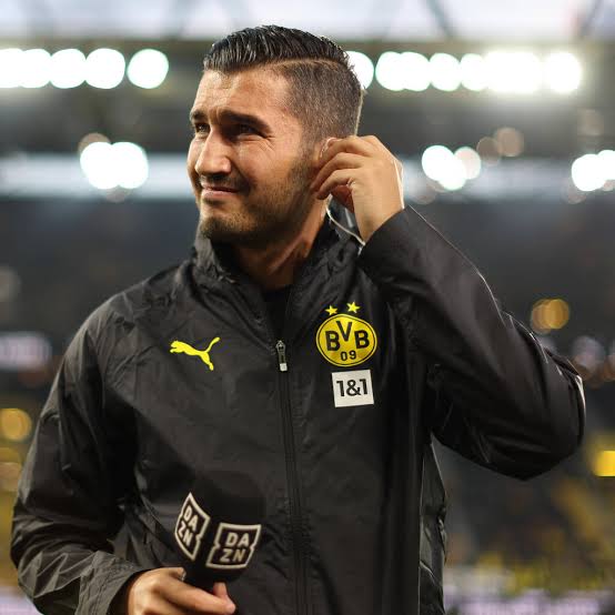 Nuri Sahin wird entlassen, und Borussia Dortmund wird Roman Weidenfeller als neuen Trainer ankündigen, um die Vereinslegende und Markenbotschafter Nuri Sahin zu ersetzen…..