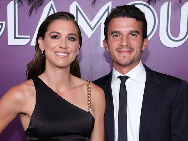 Shocking News  : Alex Morgan Announces a Divorce little to Servando Carrasco due to A misunderstanding With Servando Carrasco Mum…. 