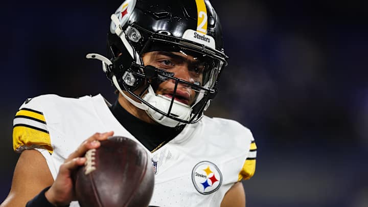 Insider’s projected 2025 starting lineup will leave Steelers fans depressed